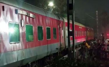 Swatantrata Senani Express Stoning: Windows Shattered