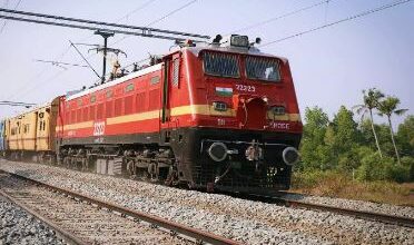 Train derail plot: 70kg blocks fail attempt