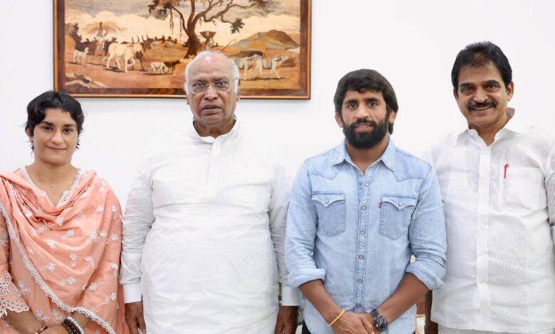 Vinesh Phogat Joins Congress